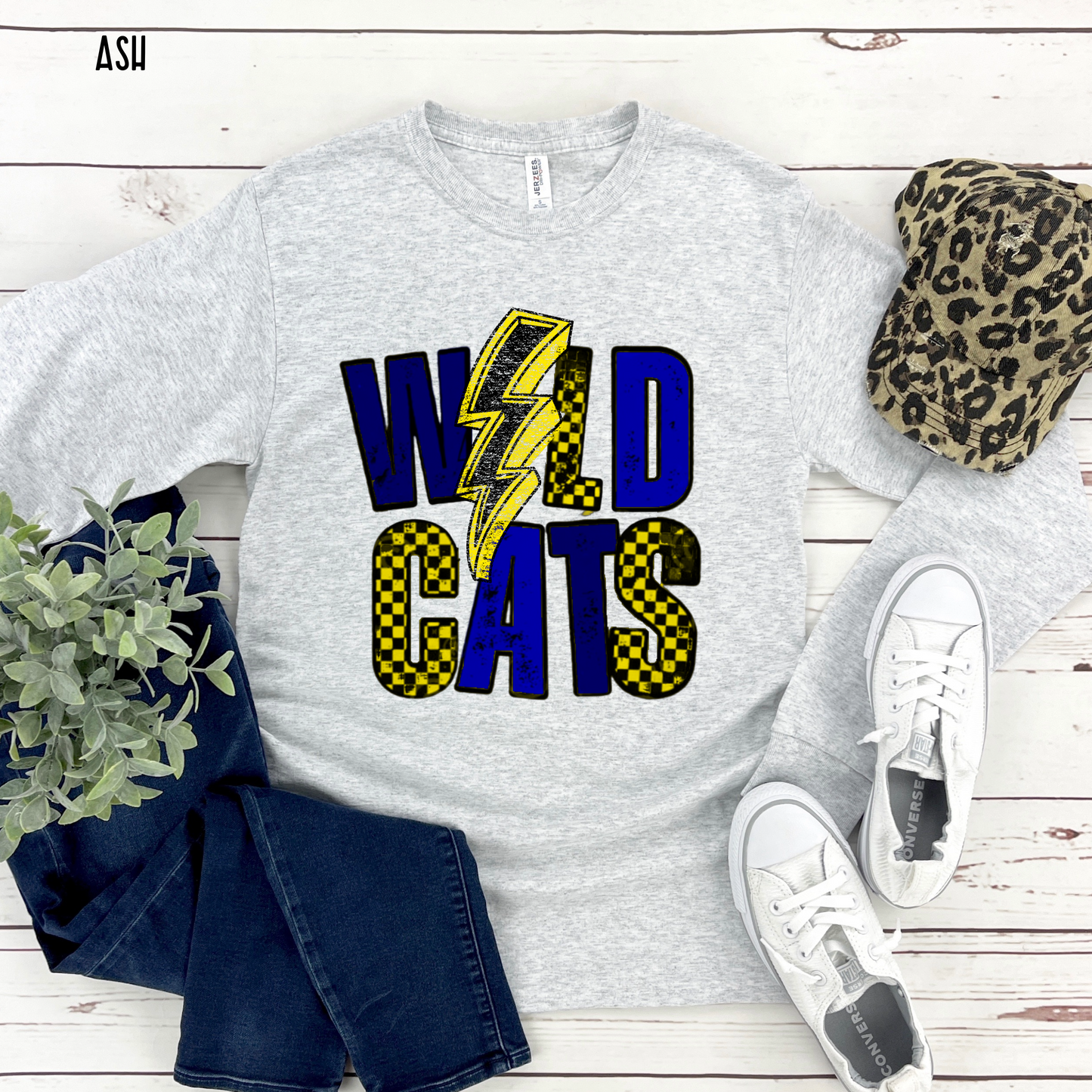 Wildcats w/ Lightning Bolt